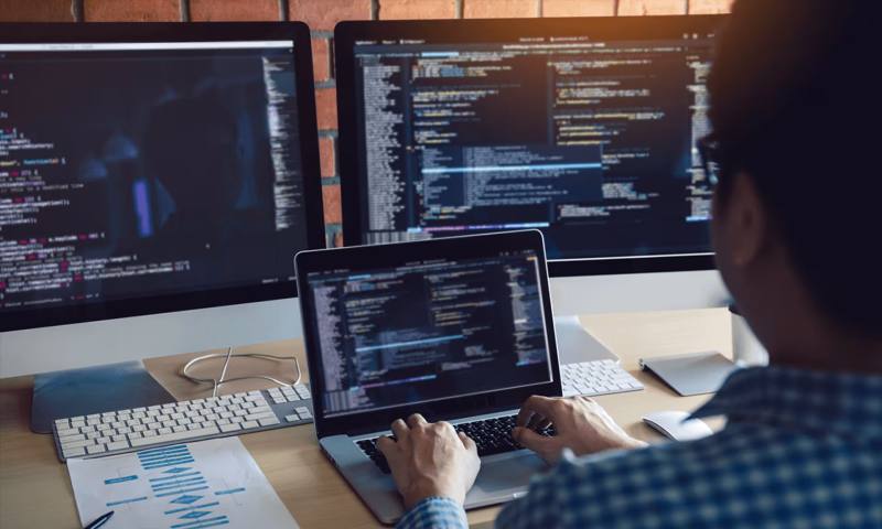 数据科学选型:R与Python如何赋能资兴市网站建设?
